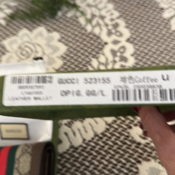 Gucci - Picture 2 of 3